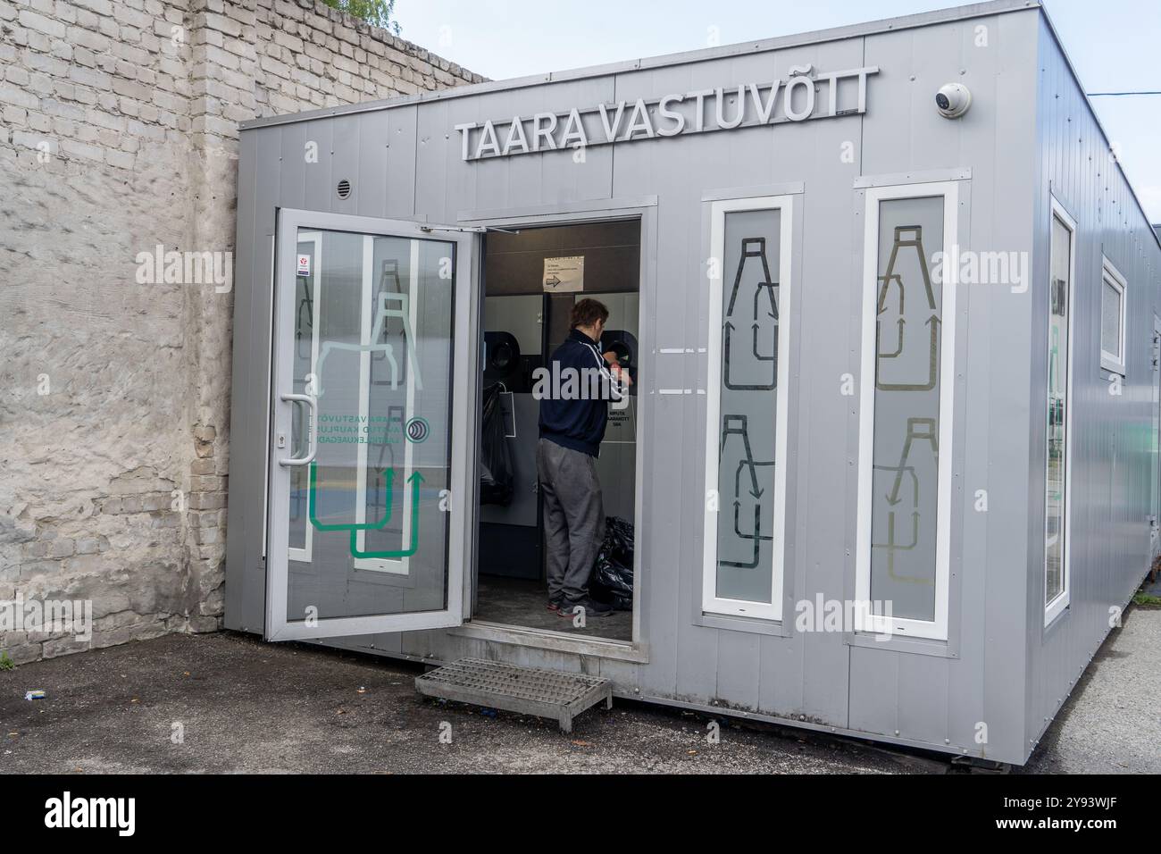 Centro di riciclaggio nel quartiere Kalamaja di Tallinn, Estonia, Europa Foto Stock