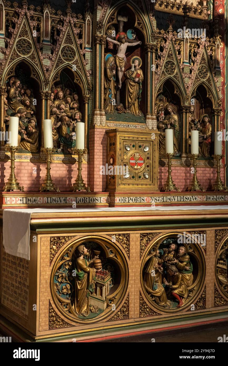 Belgio, Fiandre, Bruges, Onze-lieve Vrouwekerk, Chiesa di nostra Signora, abside, altare ornato Foto Stock