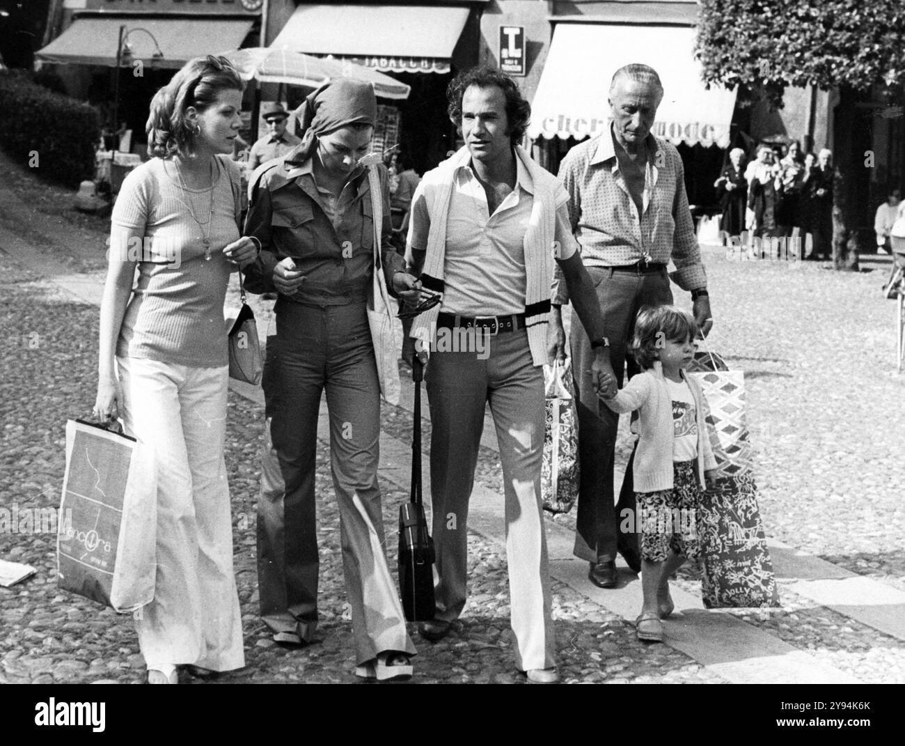 Anni '70 Archivio storico Olycom/LaPresse Maria Beatrice di Savoia (Roma, 2 febbraio 1943) è una principessa italiana. È la quarta figlia dell'ultimo re d'Italia Umberto II e della regina Maria José. Nella foto: Maria Beatrice di Savoia con suo marito Luis Reyna e loro figlio Rafael Reyna nella foto: Maria Beatrice di Savoia con suo marito Luis Reyna e il loro figlio Rafael Reyna crediti: LaPresse/Alamy Live News Foto Stock