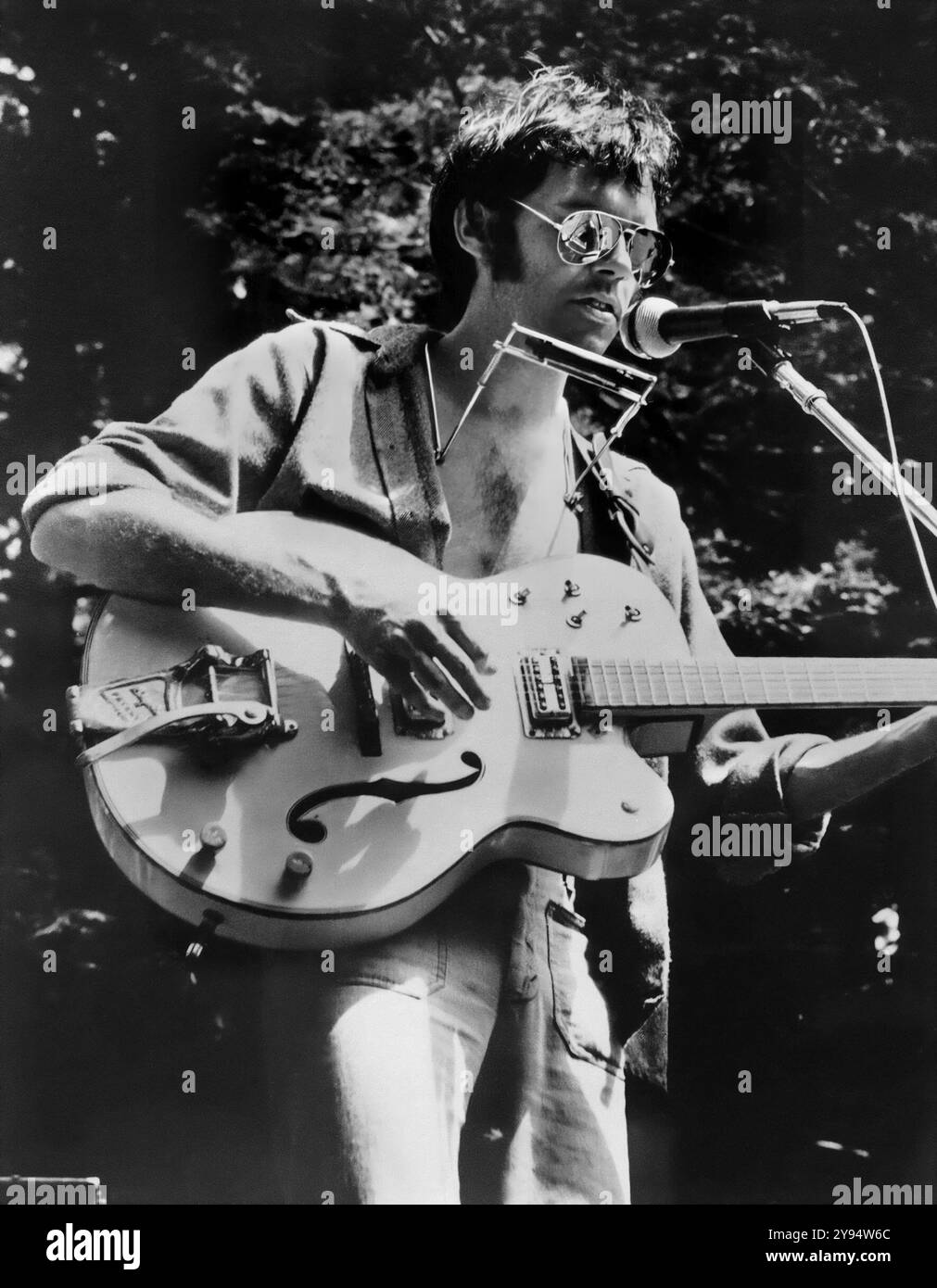 Neil Young. Ritratto del cantautore americano/canadese Neil Percival Young (nato nel 1945), foto promozionale, anni '1970 Foto Stock