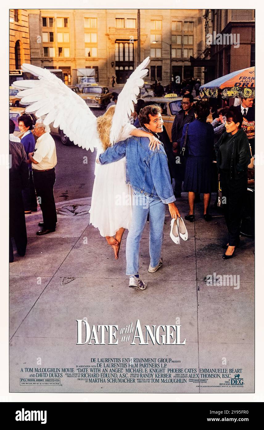 Date with an Angel (1987) diretto da Tom McLoughlin e interpretato da Michael E. Knight, Phoebe Cates e Emmanuelle Béart. La vita di un giovane viene capovolta quando scopre un vero angelo nella sua piscina. Fotografia di un poster originale US 1987 da un foglio **SOLO PER USO EDITORIALE***. Crediti: BFA / De Laurentiis Entertainment Group Foto Stock
