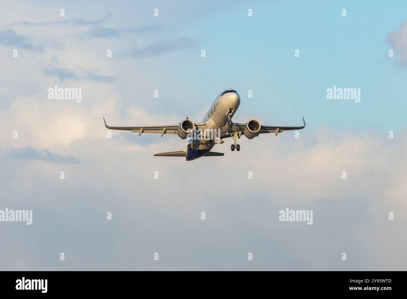 SAS Airbus a 320 in decollo Foto Stock