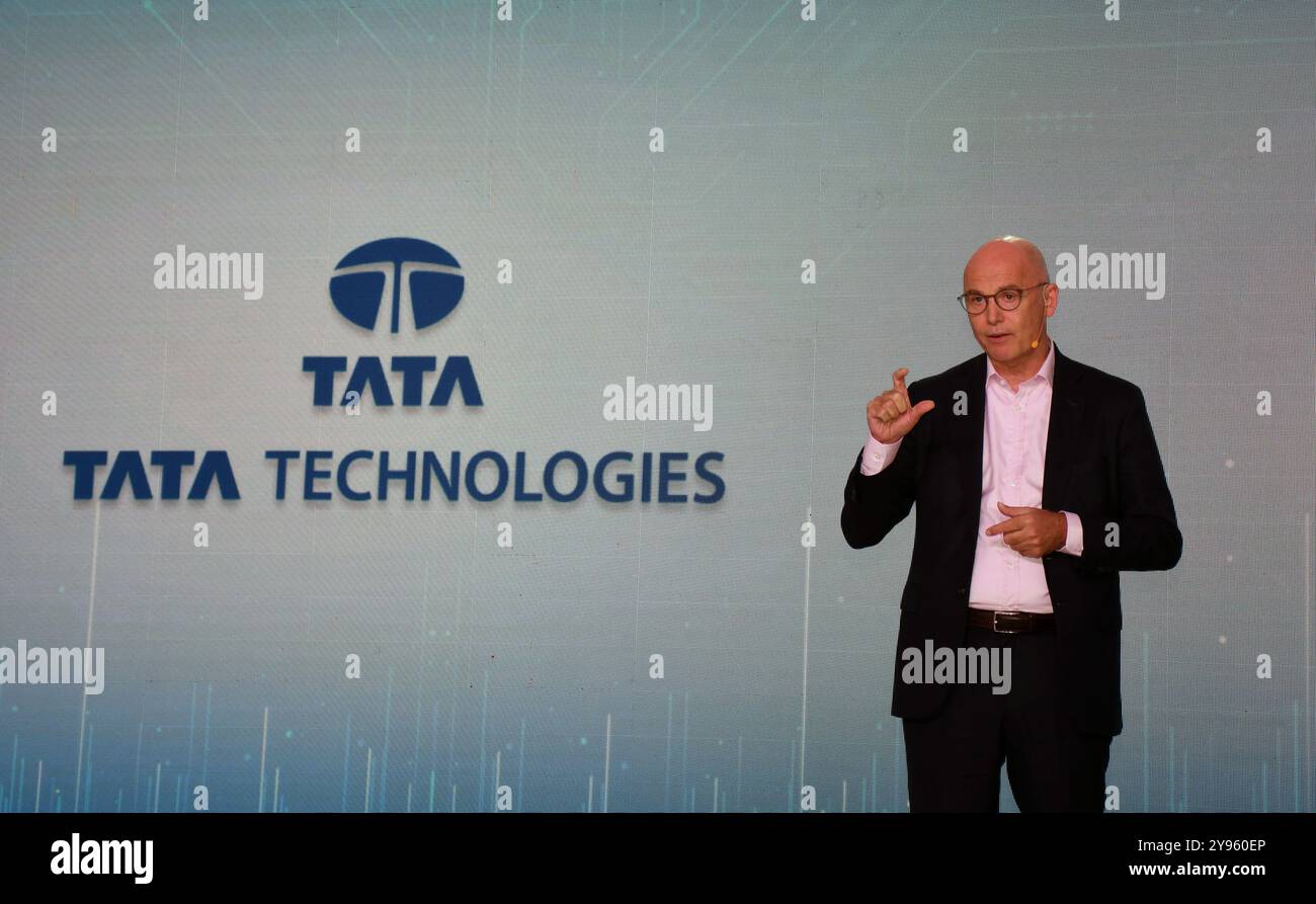Mumbai, India. 8 ottobre 2024. Warren Harris, Chief Executive Officer (CEO) e Managing Director (MD) di Tata Technologies Limited, parla durante la conferenza stampa Tata Technologies e BMW. La joint venture annunciata si concentra sullo sviluppo di software e soluzioni IT all'avanguardia per il settore automobilistico per il portafoglio globale BMW. (Foto di Ashish Vaishnav/SOPA Images/Sipa USA) credito: SIPA USA/Alamy Live News Foto Stock
