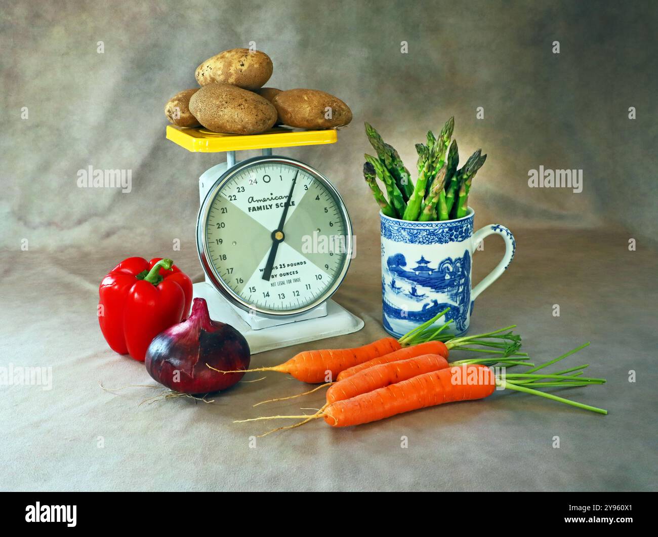 Verdure biologiche fresche provenienti da un orto biologico vicino a Bend, Oregon. Foto Stock