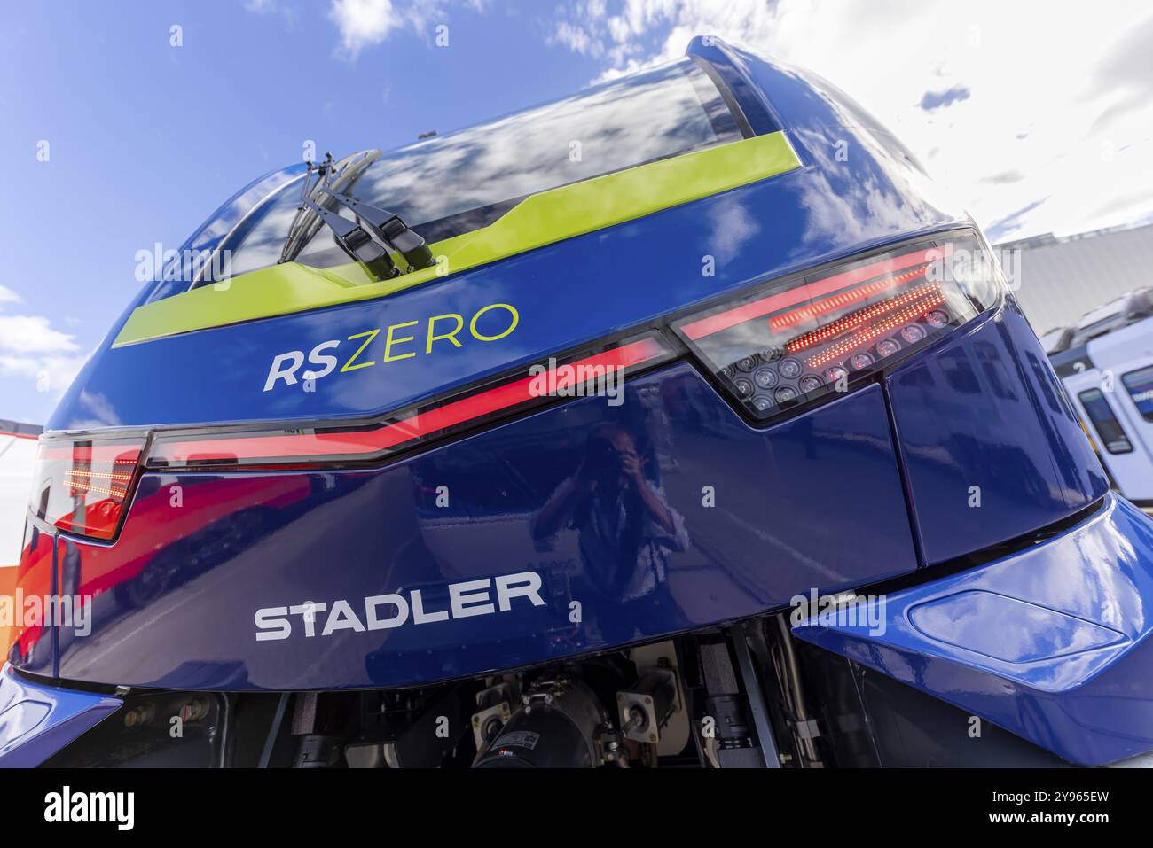 RS ZERO con azionamento a idrogeno di Stadler Rail AG, produttore di veicoli ferroviari. Anteprima mondiale a InnoTrans 2024, fiera internazionale per railwa Foto Stock