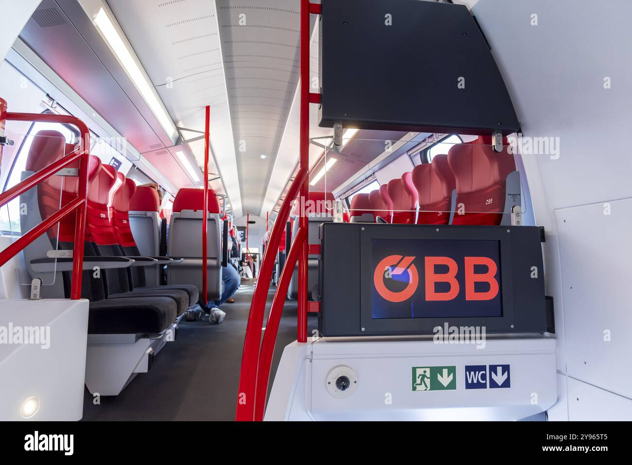 BACI unità multiple, EMU di Stadler. Trasporto passeggeri OEBB. Innotrans 2024. fiera internazionale delle tecnologie ferroviarie e dei trasporti. Berlino Foto Stock