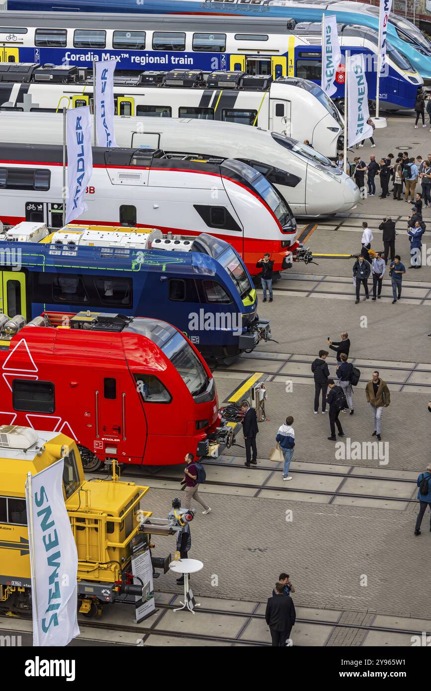 Innotrans 2024. fiera internazionale delle tecnologie ferroviarie e dei trasporti. Sito all'aperto con 3500 metri di pista, panoramica. 130 veicoli in disp Foto Stock