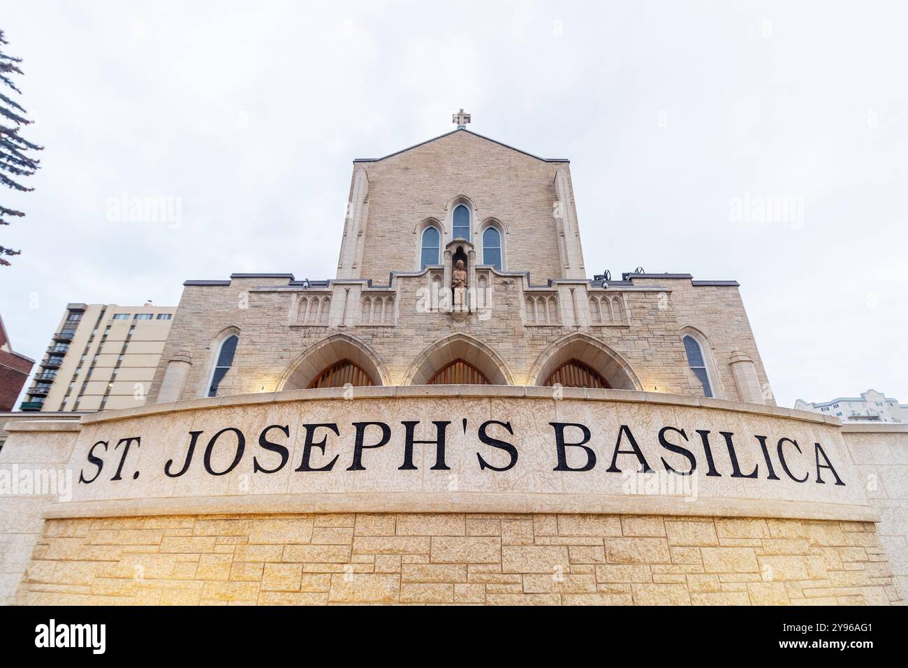 La Basilica di San Giuseppe a Edmonton fonde stili neogotici e romanici Foto Stock