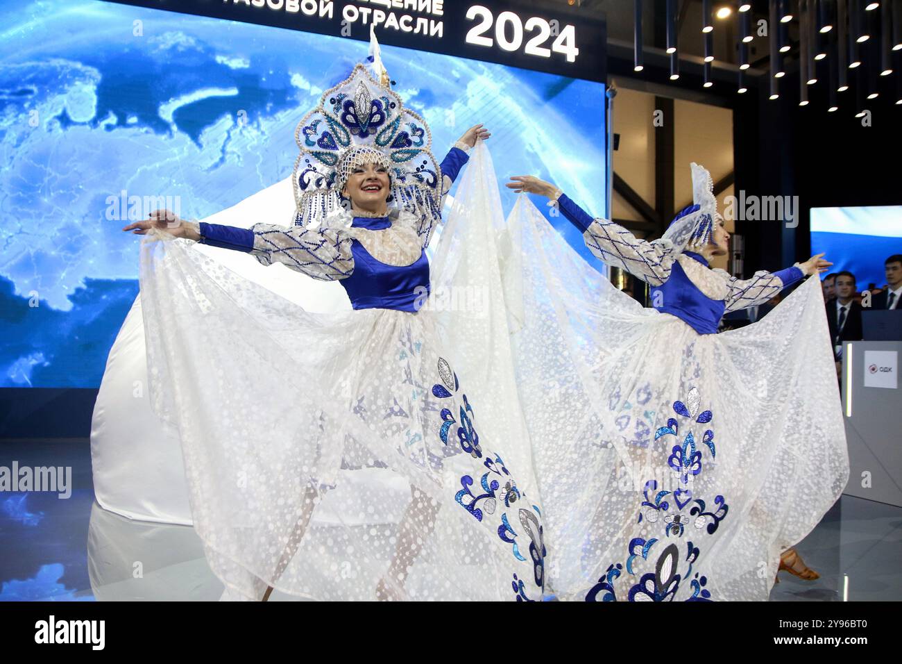 San Pietroburgo, Russia. 8 ottobre 2024. Cerimonia di apertura della sostituzione delle importazioni nell'industria del gas durante il Forum internazionale del gas di San Pietroburgo, che si terrà all'Expoforum. Credito: SOPA Images Limited/Alamy Live News Foto Stock