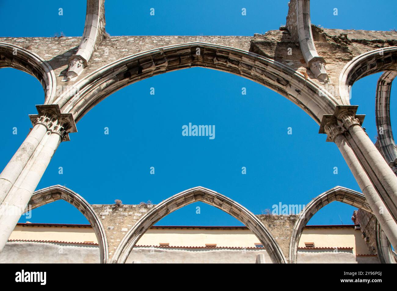 Rovine di Igreja do Carmo, Lisbona Portogallo Foto Stock