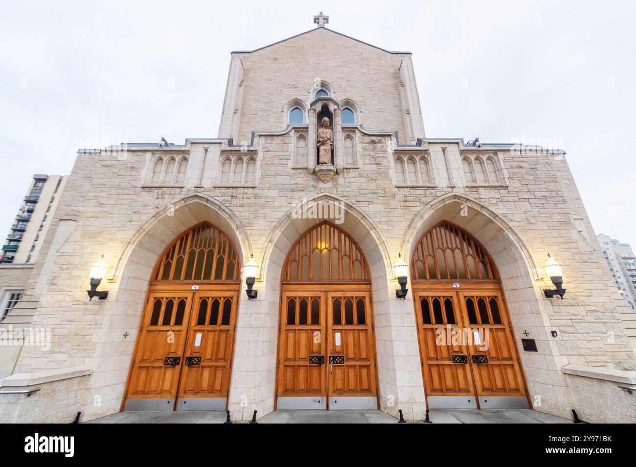 La Basilica di San Giuseppe a Edmonton fonde stili neogotici e romanici Foto Stock