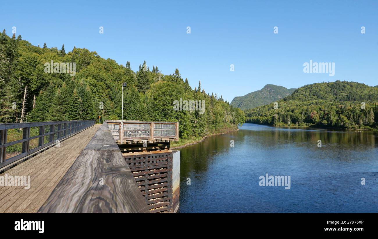 Canada; Quebec: Parco nazionale Jacques-Cartier (1981). Con una superficie di 670 km2, il Parco Nazionale Jacques-Cartier si trova nel Laurentian Moun Foto Stock