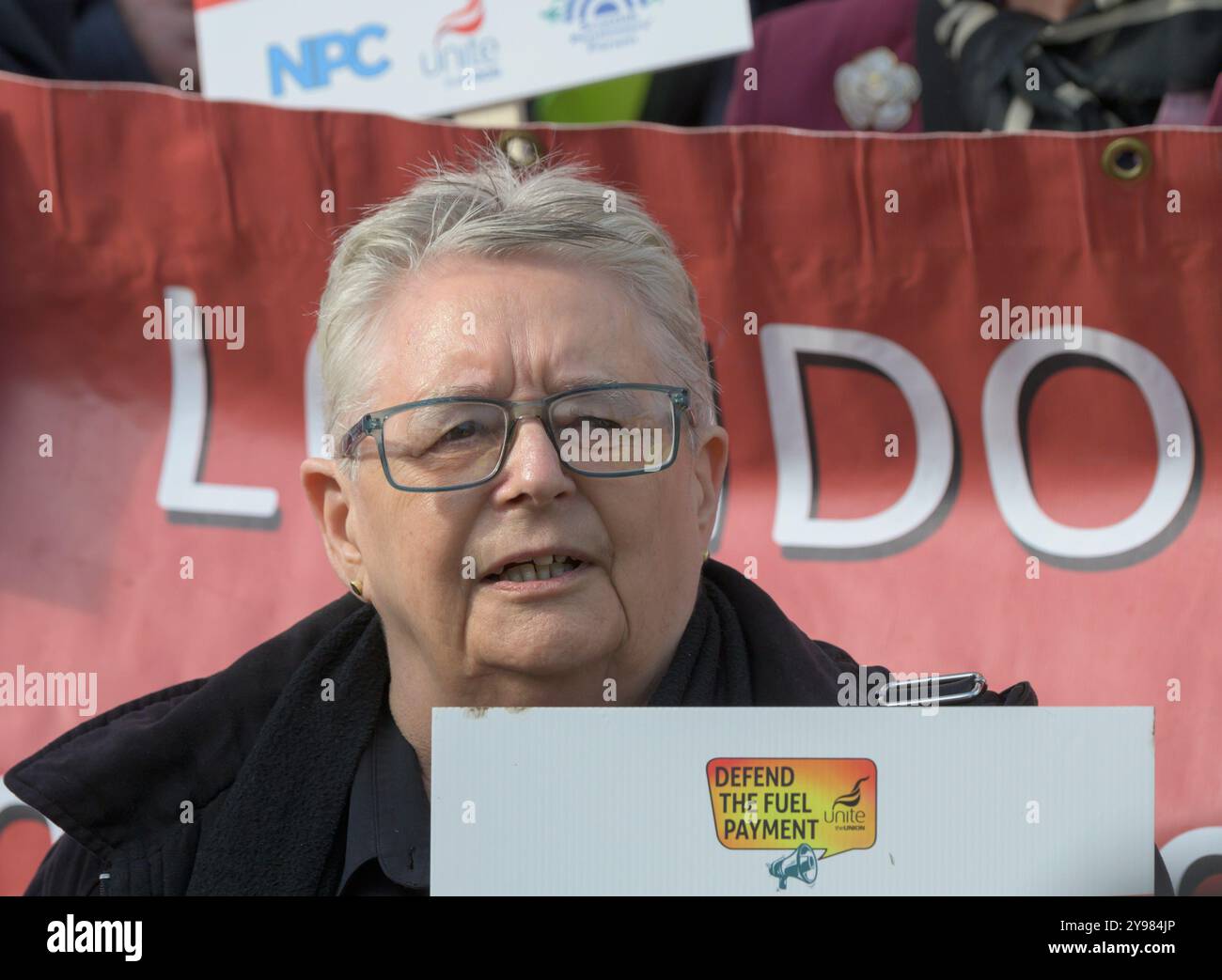 Jan Shortt - Segretario generale della Convenzione nazionale dei pensionati - in una protesta contro i tagli al pagamento del carburante invernale, Westminster 7 ottobre 2024 Foto Stock