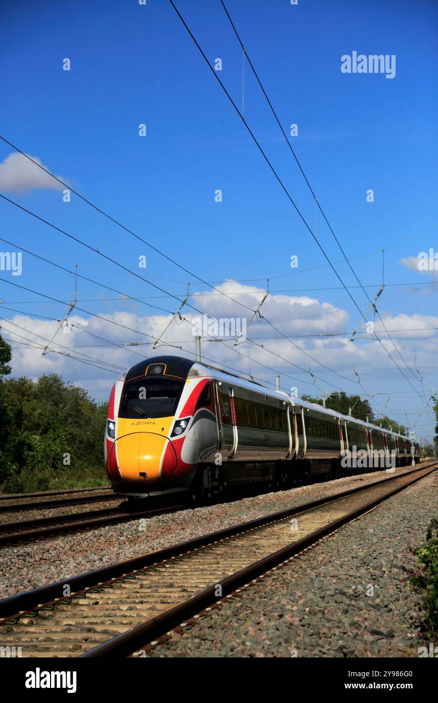 LNER Azuma train, East Coast Main Line Railway, Stevenage Town, Hertfordshire, Inghilterra, Regno Unito Foto Stock