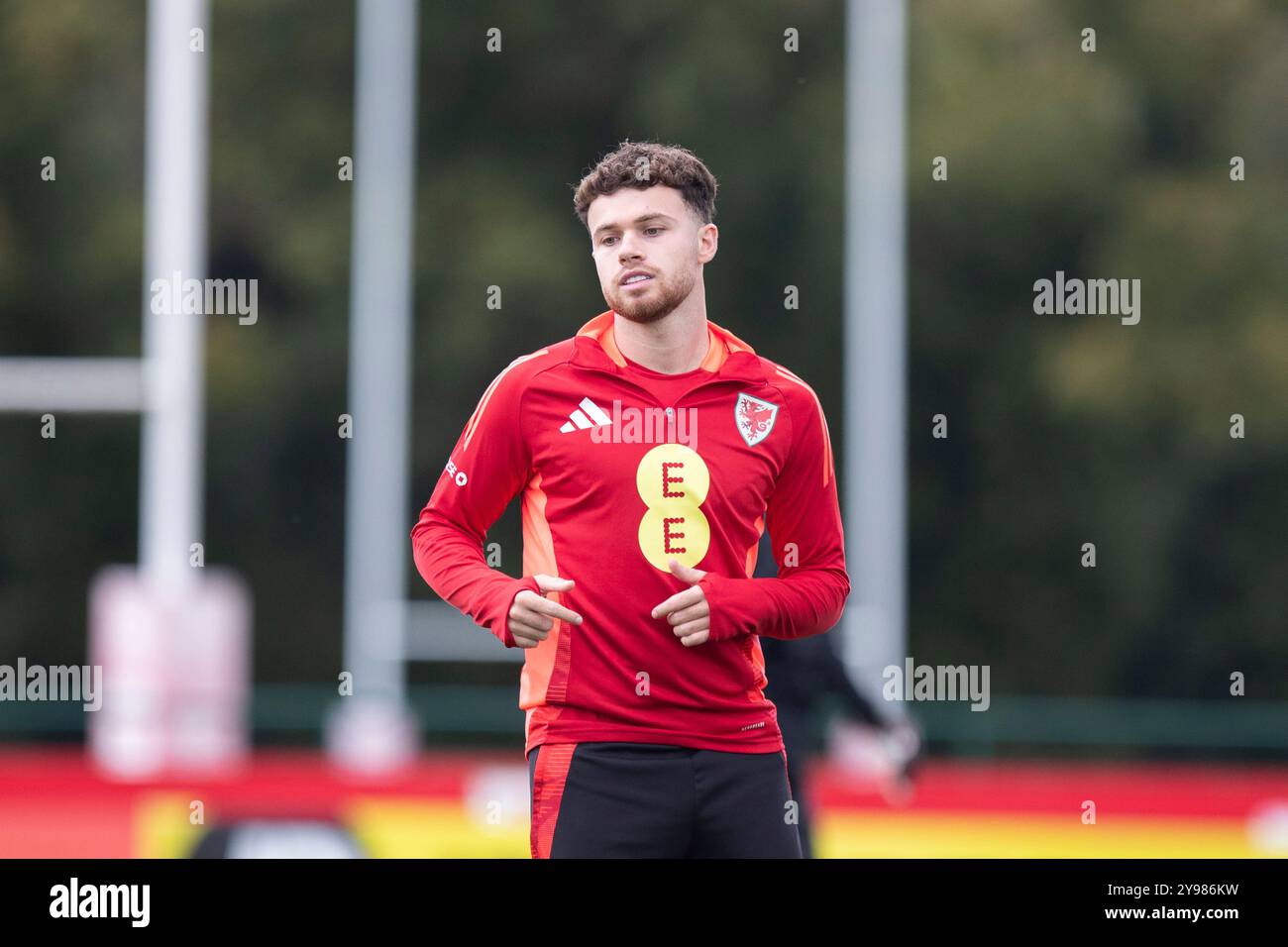 Hensol, Galles, Regno Unito. 9 ottobre 2024. Neco Williams durante l'allenamento della nazionale di calcio gallese in vista delle partite della UEFA Nations League contro Islanda e Montenegro. Crediti: Mark Hawkins/Alamy Live News Foto Stock