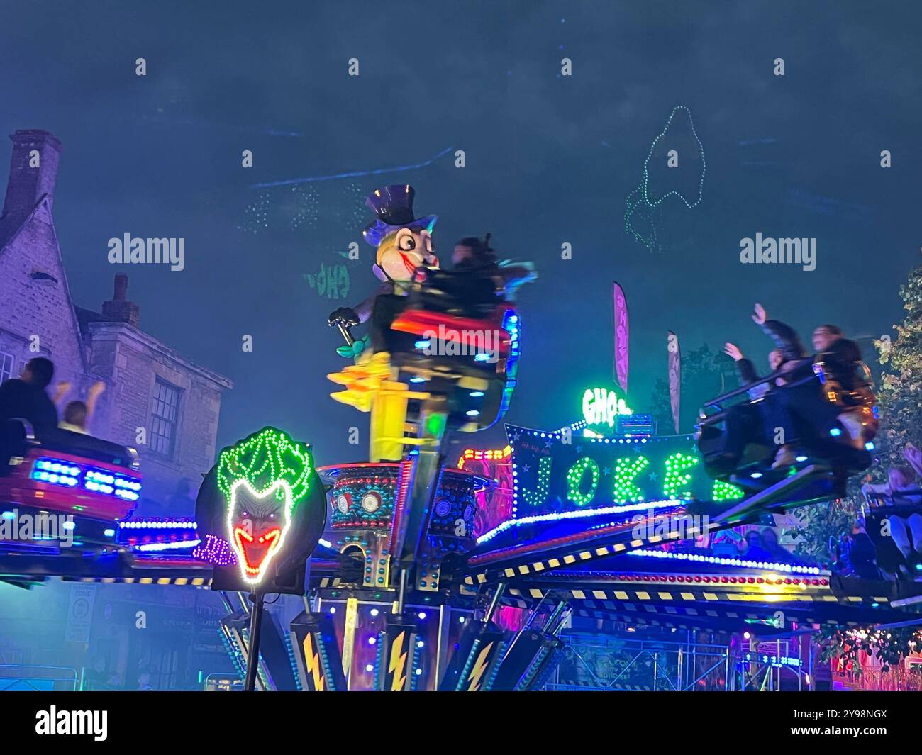 Fai un giro alla fiera Chipping Norton Mop Fair nelle Cotswolds - Immagine stock catturata con smartphone