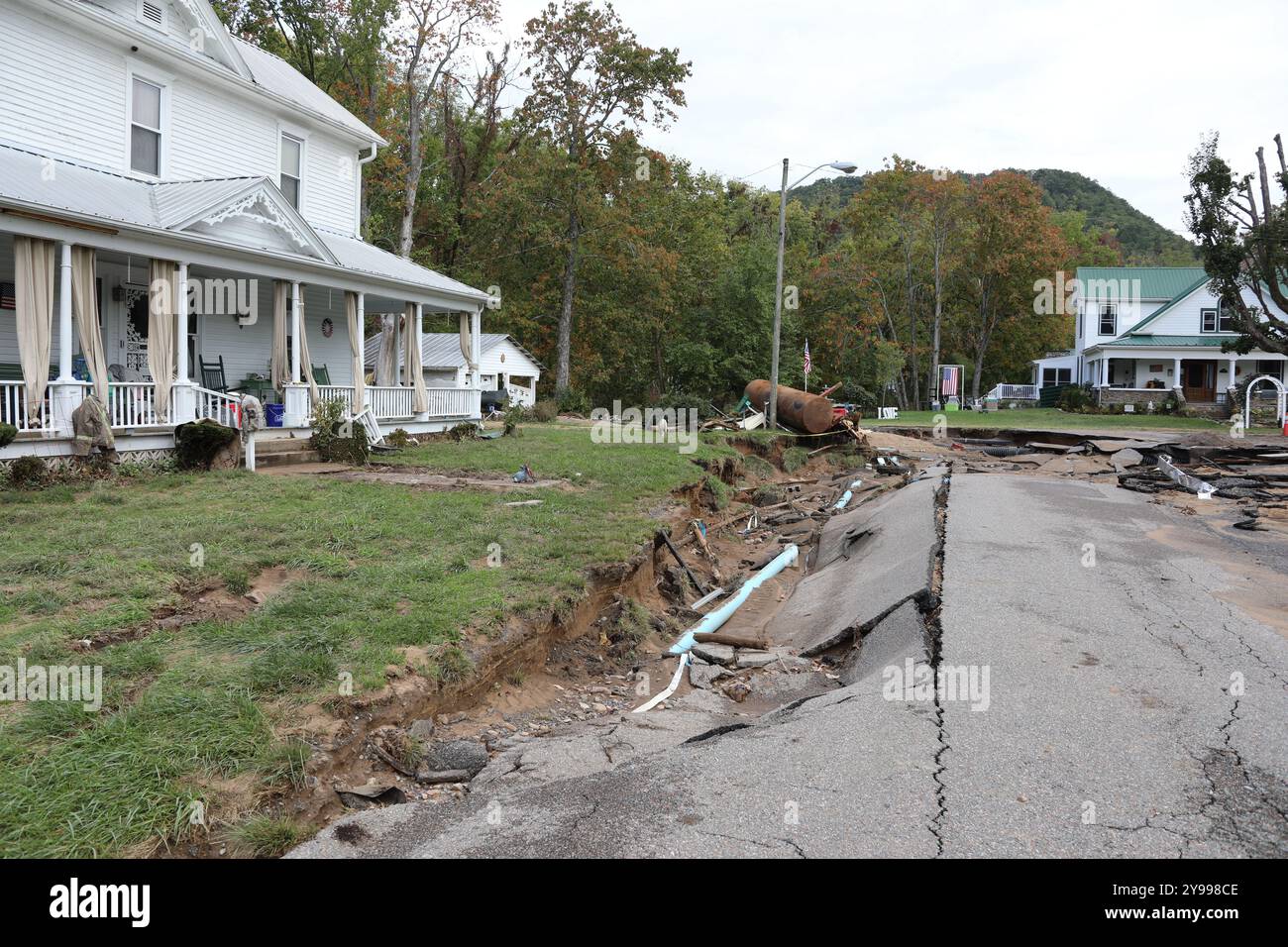 Damasco, Stati Uniti. 1 ottobre 2024. Strade bagnate dalle inondazioni dell'uragano Helene, il 1° ottobre 2024 a Damasco, Virginia. Crediti: Breeana Harris/US Army/Alamy Live News Foto Stock
