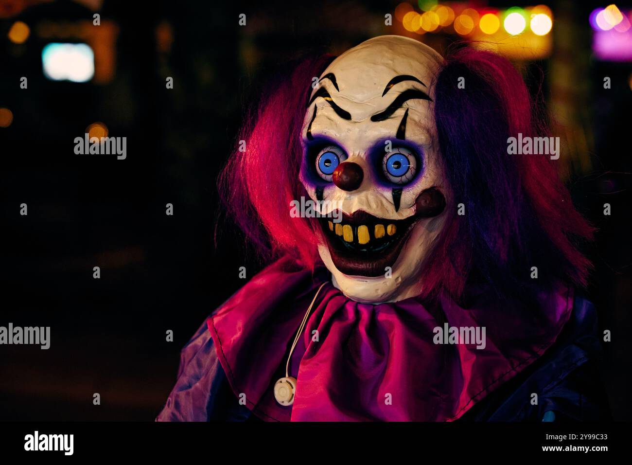 Figura di un clown spaventoso su tela Halloween a Lloret de Mar, Spagna Foto Stock