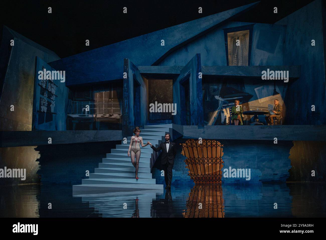 DATA DI RILASCIO: 27 settembre 2024. TITOLO: Appartamento 7A. STUDIO: Fondamentale. DIRETTORE: Natalie Erika James. TRAMA: Una giovane ballerina in difficoltà si ritrova attratta da forze oscure quando una coppia anziana peculiare e ben connessa le promette una possibilità di fama. PROTAGONISTA: JULIA GARNER nel ruolo di Terry Gionoffrio, JIM STURGESS nel ruolo di Alan Marchand. (Immagine di credito: © Paramount/Entertainment Pictures/ZUMAPRESS.com) SOLO PER USO EDITORIALE! Non per USO commerciale! Foto Stock