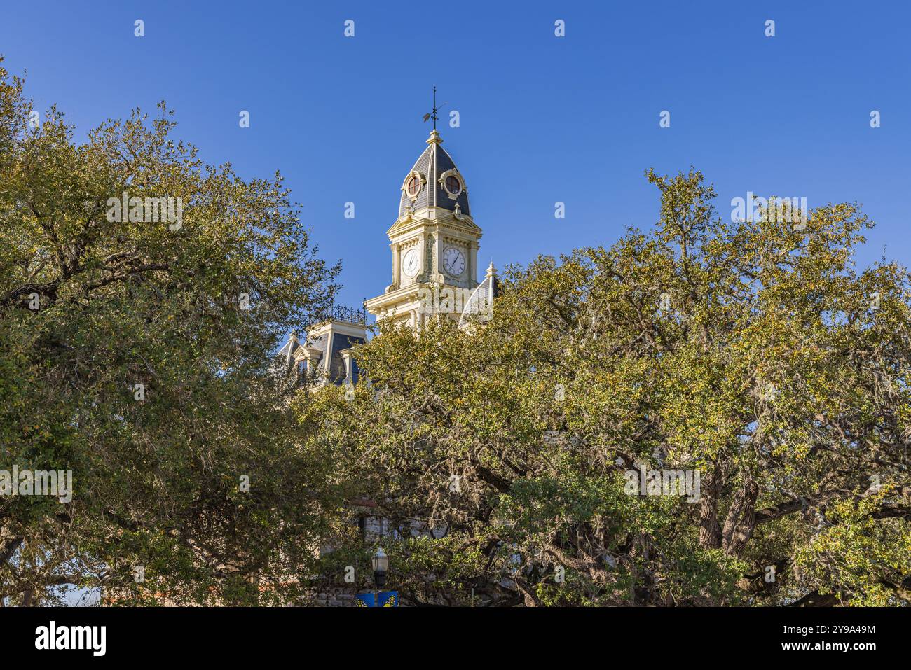 Goliad, Texas, Stati Uniti. Torre dell'orologio sul tribunale della contea di Goliad. Foto Stock