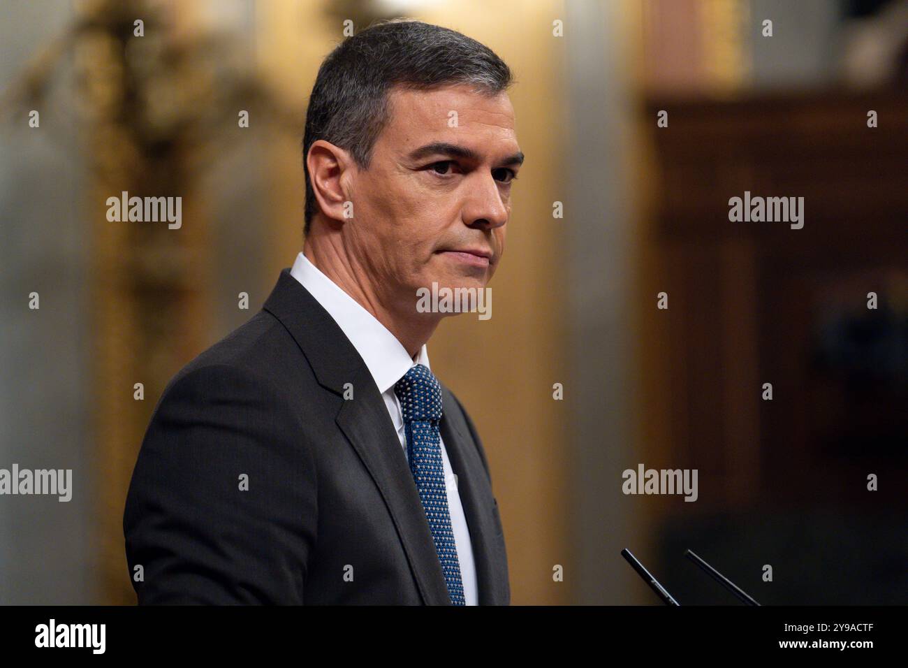 Madrid, Spagna. 09 ottobre 2024. Il primo ministro spagnolo Pedro Sanchez ha visto parlare al Congresso dei deputati spagnolo il 9 ottobre 2024 a Madrid, in Spagna; la sessione di controllo del governo è stata urgentemente invitata dai partiti dell'opposizione a rivedere e discutere le azioni del governo riguardo alla crisi migratoria. (Foto di /Sipa USA) credito: SIPA USA/Alamy Live News Foto Stock