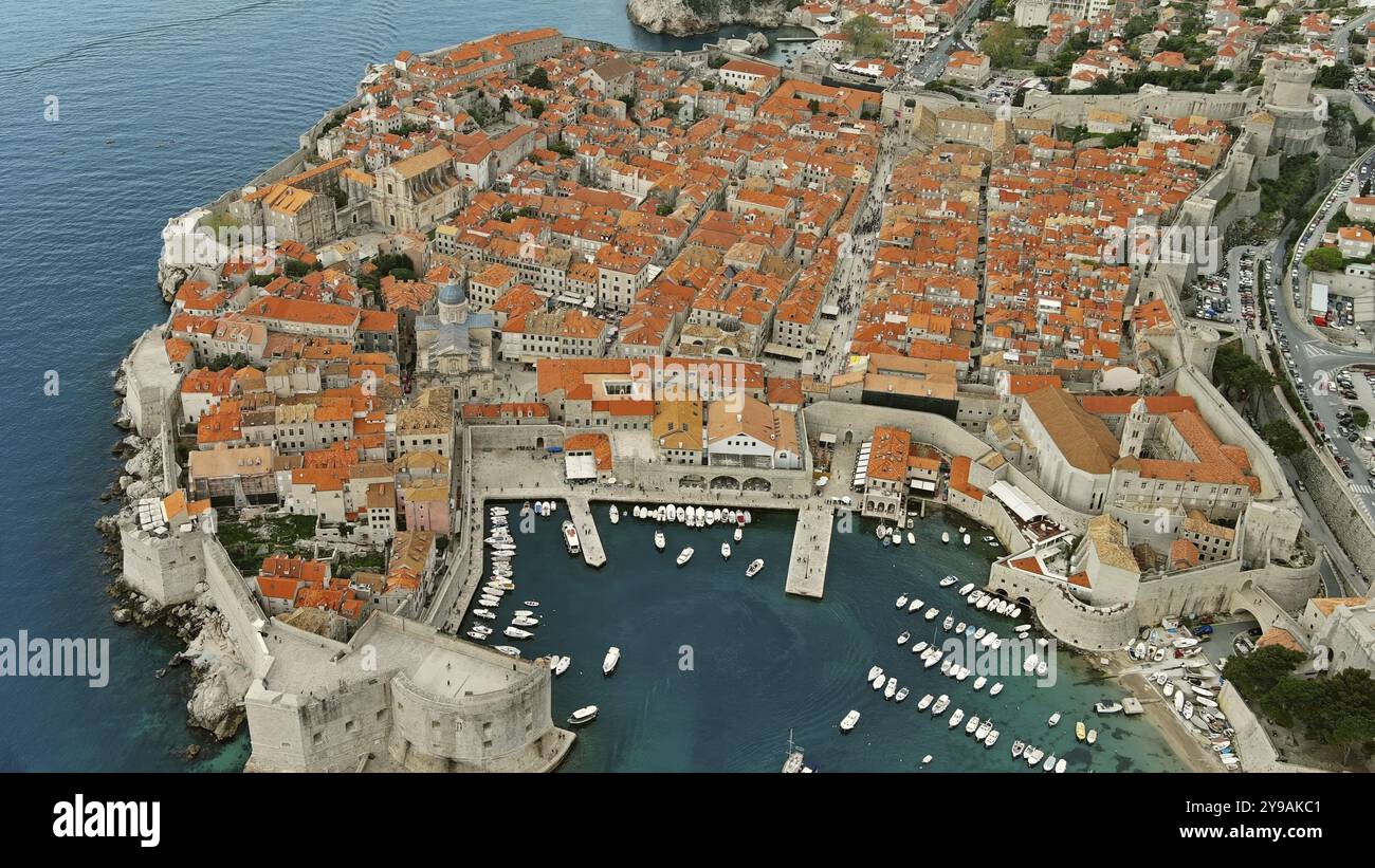 Veduta aerea di Dubrovnik, città nella costa meridionale della Croazia del Mare Adriatico Foto Stock