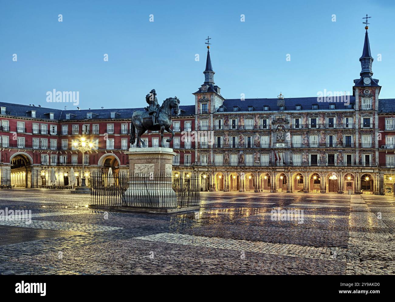 Plaza Mayor a Madrid in Spagna in primavera Foto Stock