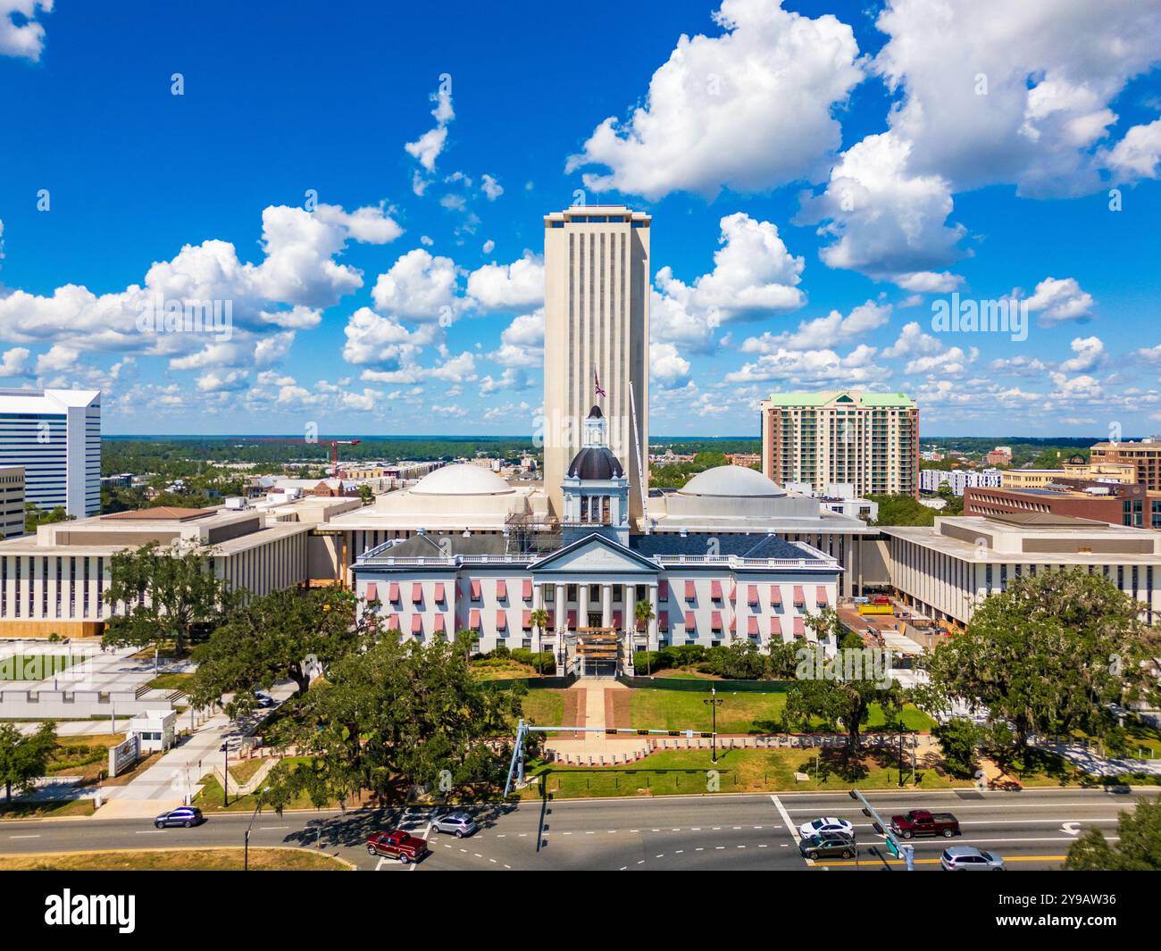 Tallahassee, Florida - 2 settembre 2024: Il Campidoglio dello Stato della Florida e il Museo storico del Campidoglio della Florida Foto Stock