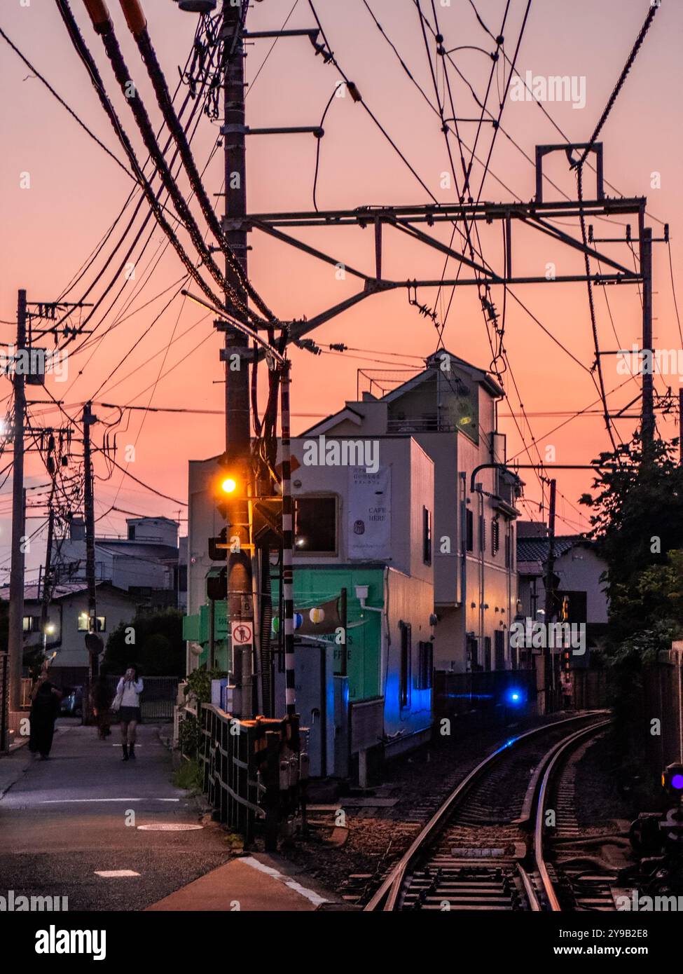 Stazione di Shichirigahama al Sunet, a Kamakura, Giappone Foto Stock