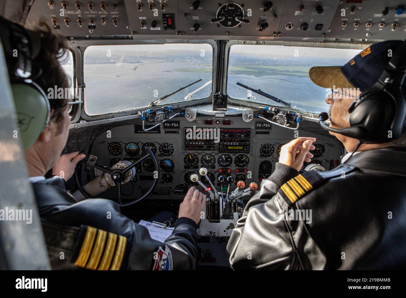 All'interno del cockpit DC-3 Foto Stock