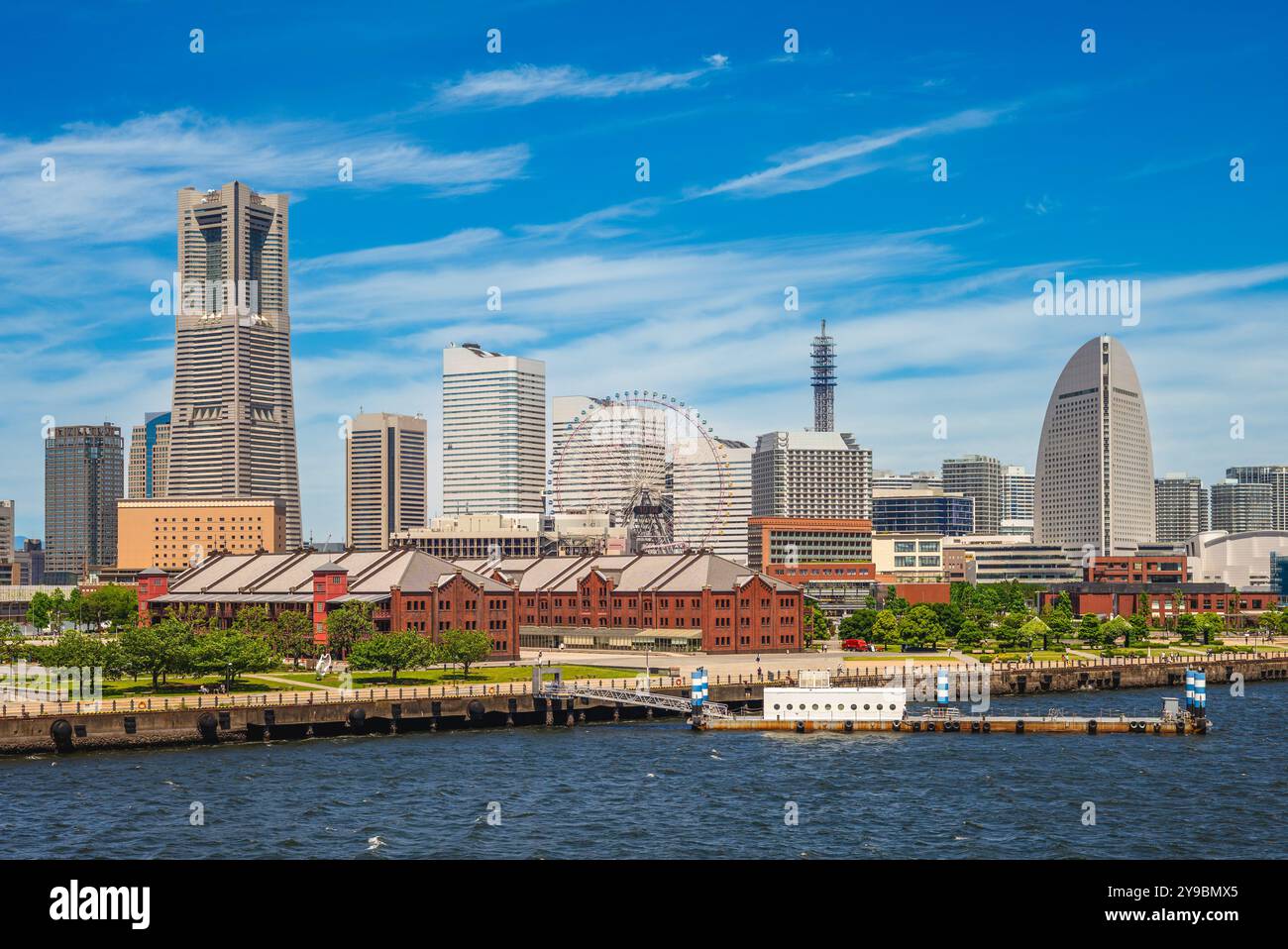 Scenario del porto di Yokohama nella città di Yokohama nella prefettura di Kanagawa, Kanto, Giappone Foto Stock