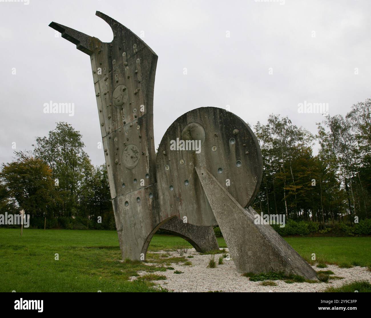 Vista sulla parete d'arrampicata sul lago, la Ferte-Mace, Normandia, Francia nordoccidentale, Europa nell'autunno del 2024 Foto Stock