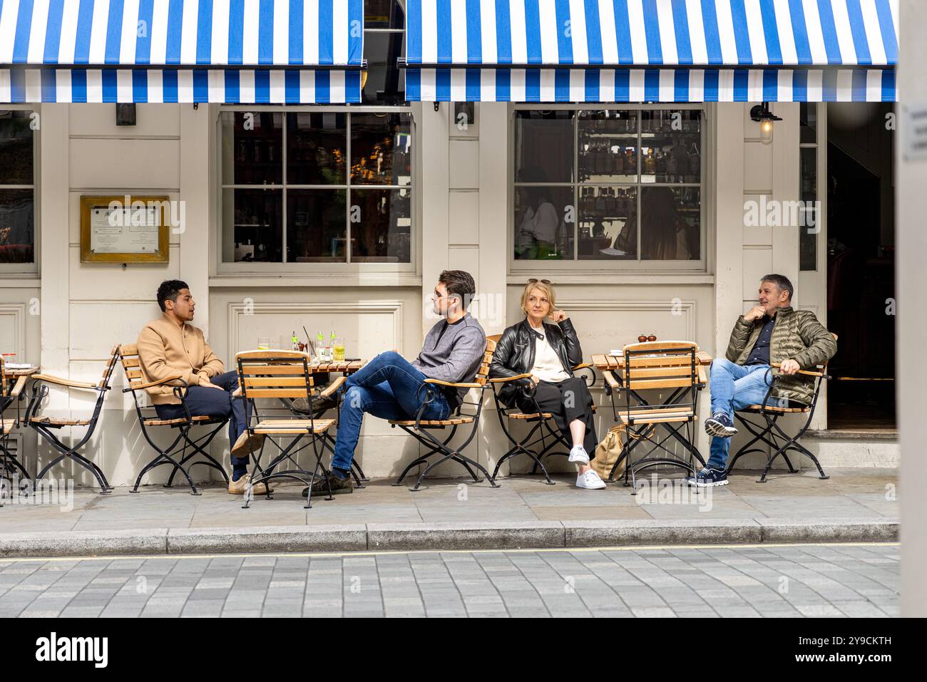 Alfred Tennison Pub, Londra Inghilterra Regno Unito Foto Stock