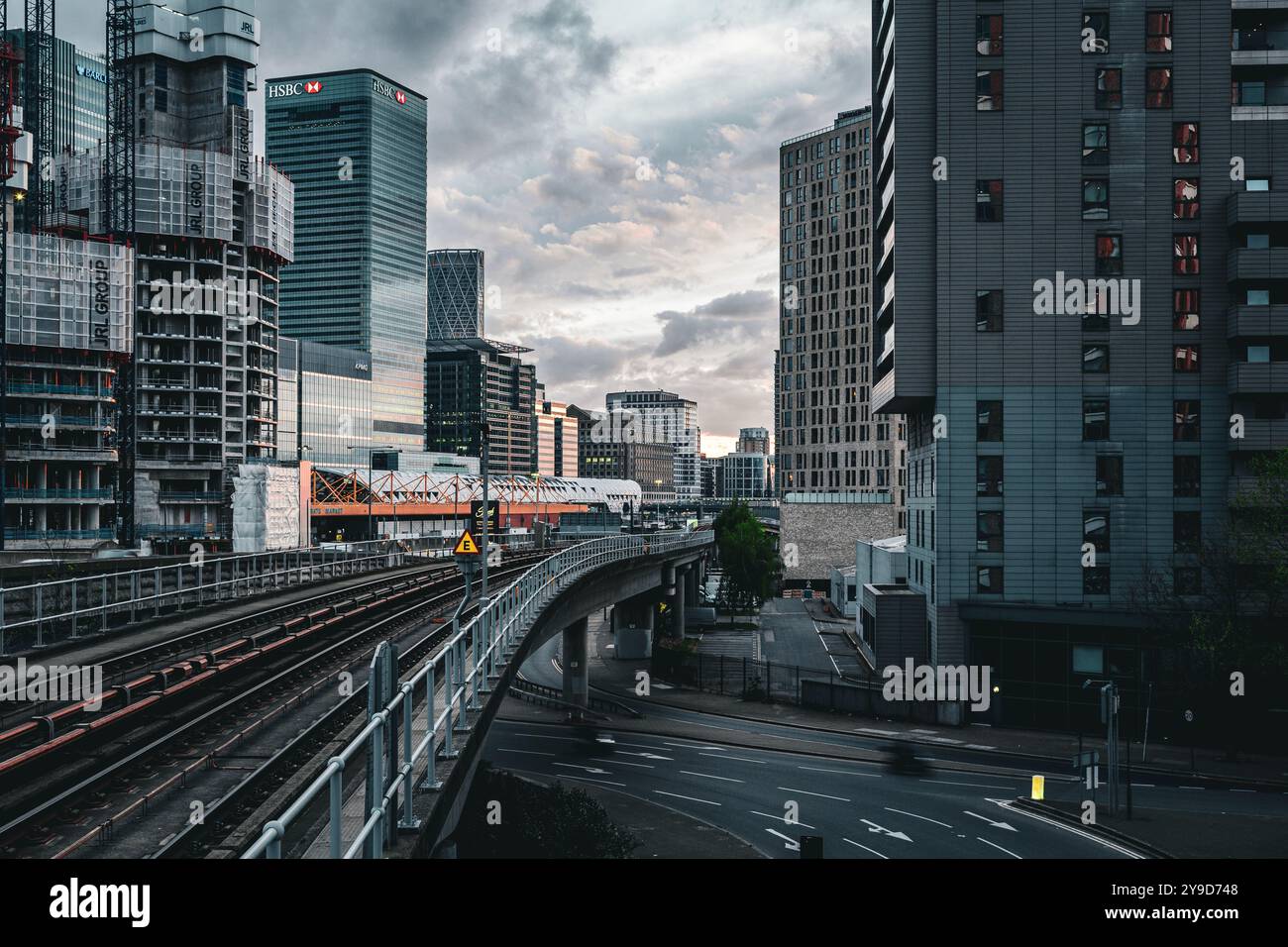 Canary Wharf, Londra - Vista del quartiere finanziario con la sede della HSBC e i moderni edifici circostanti Foto Stock