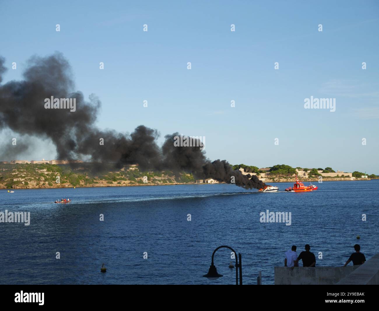 Boat Fire, es Castell, Mahon (Mao), Minorca, Spagna. Foto Stock