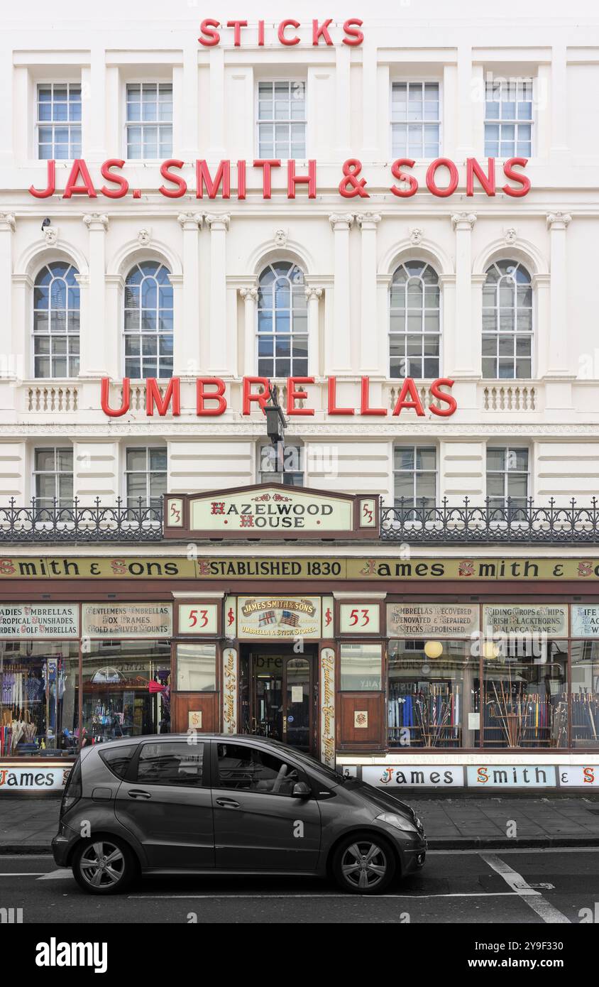 Jas. Smith & Sons, Umbrellas, fondata nel 1830, Bloomsbury, Londra, Inghilterra. Foto Stock