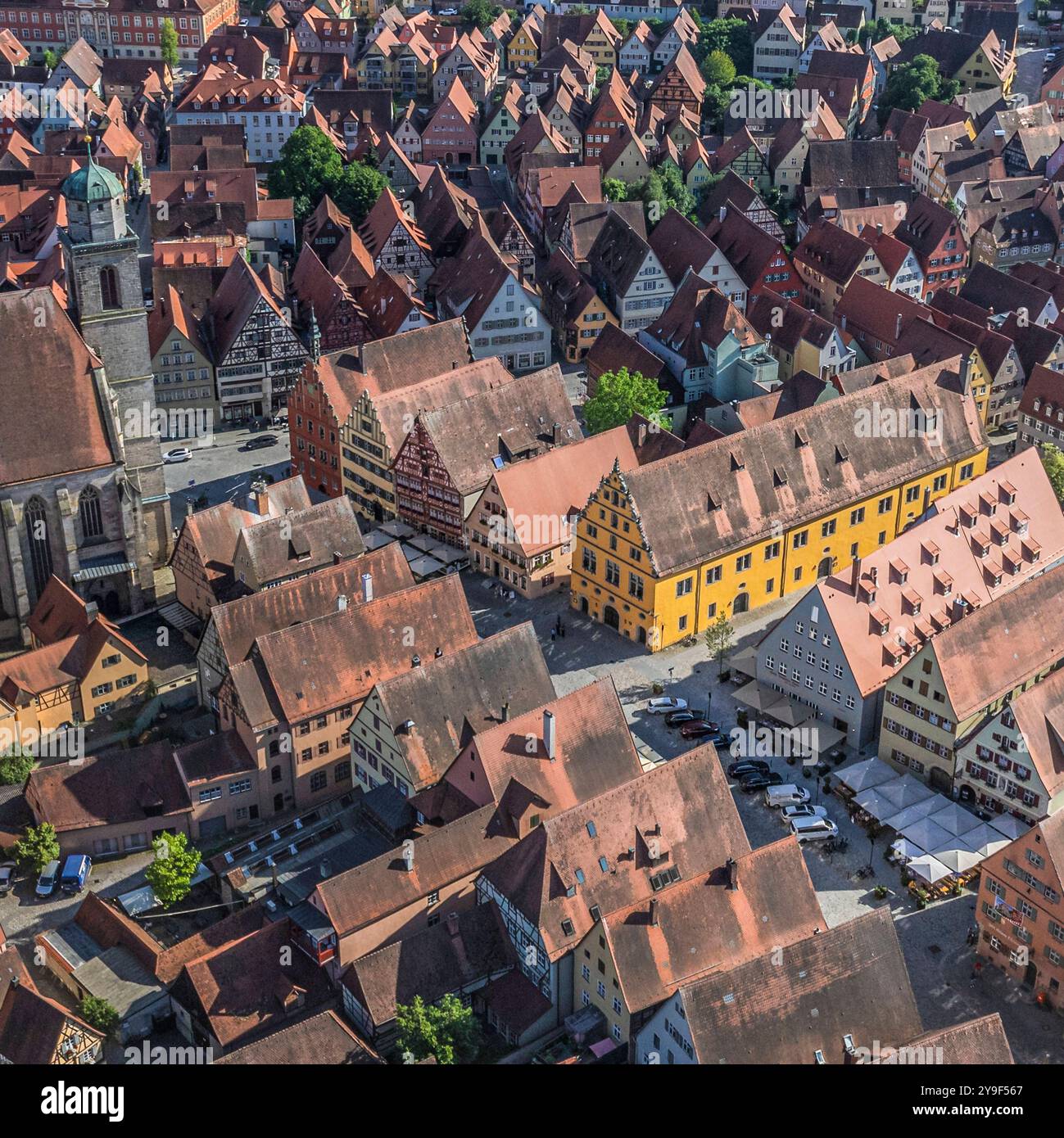 Blick auf die historische Stadt Dinkelsbühl an der Wörnitz in Bayern Dinkelsbühl in Mittelfranken im Luftbild, Blick auf eine der sc Dinkelsbühl Bleic Foto Stock