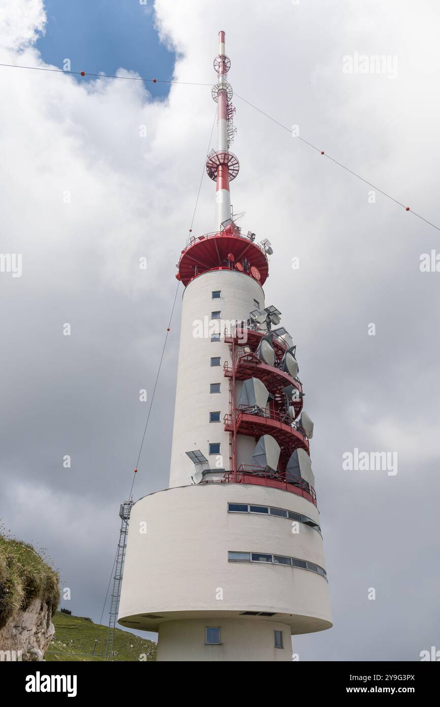 Dobratsch Transmitter Tower, una torre radio sul monte Dobratsch vicino a Villach, Carinzia, Austria Foto Stock