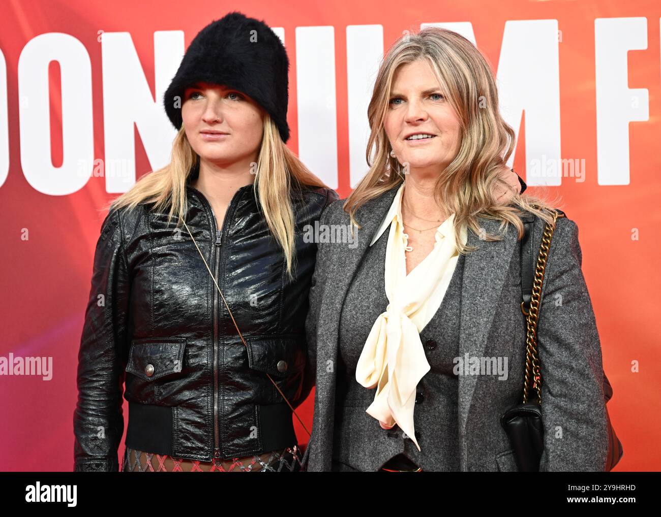 LONDRA, REGNO UNITO. 10 ottobre 2024. Esme Tyger Bertelsen (L) e Susannah Constantine partecipano al "Elton John: Never Too Late" Headline Gala - 68° BFI London Film Festival a Londra, Regno Unito. (Foto di 李世惠/SEE li/Picture Capital) credito: Vedi li/Picture Capital/Alamy Live News Foto Stock