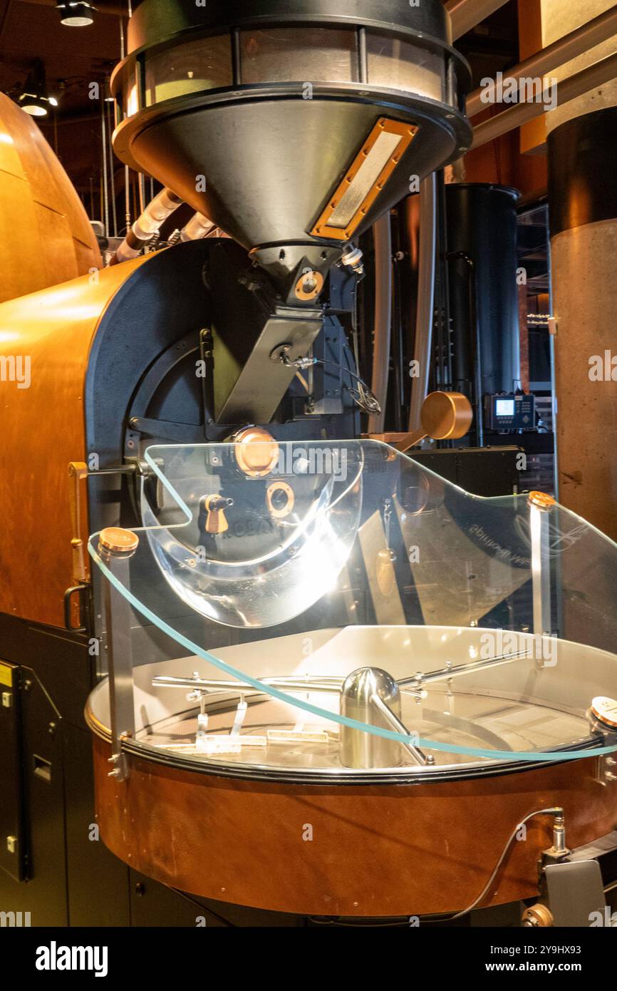 Starbucks Reserve Roastery è una caffetteria/ristorante/negozio di articoli da regalo che opera nel quartiere Chelsea di New York, USA 2024 Foto Stock