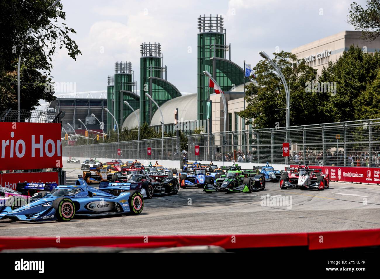 Il pilota DELLA SERIE NTT INDYCAR, (persone), viaggia attraverso le curve durante una sessione di prove per i concessionari Indy Toronto dell'Ontario presso le strade di Tor Foto Stock