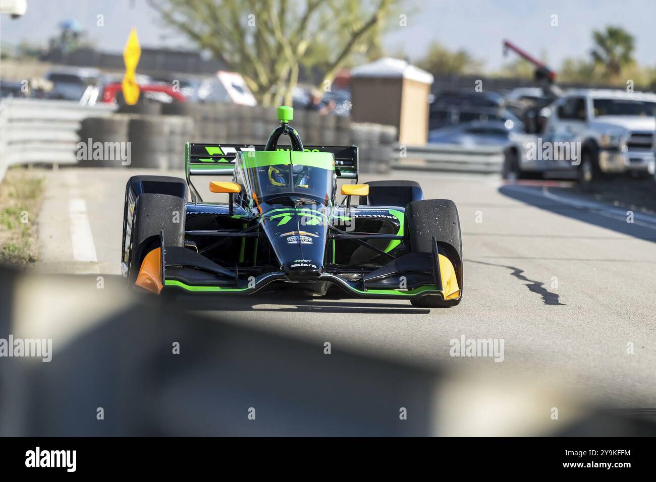 ROMAIN GROSJEAN (77) di Ginevra, Svizzera, esce dalla pit Road durante una sessione di prove per l'inaugurale Thermal Club $1 Million Challenge al Th Foto Stock
