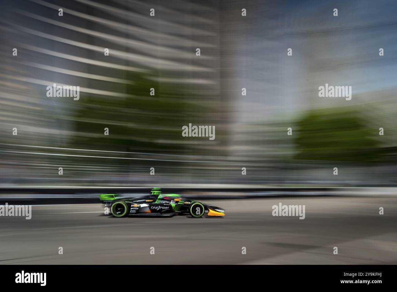 ROMAIN GROSJEAN (77) di Ginevra, Svizzera, viaggia attraverso la curva 3 per qualificarsi per il Gran Premio di Detroit sulle strade di Detroit, Michigan Foto Stock