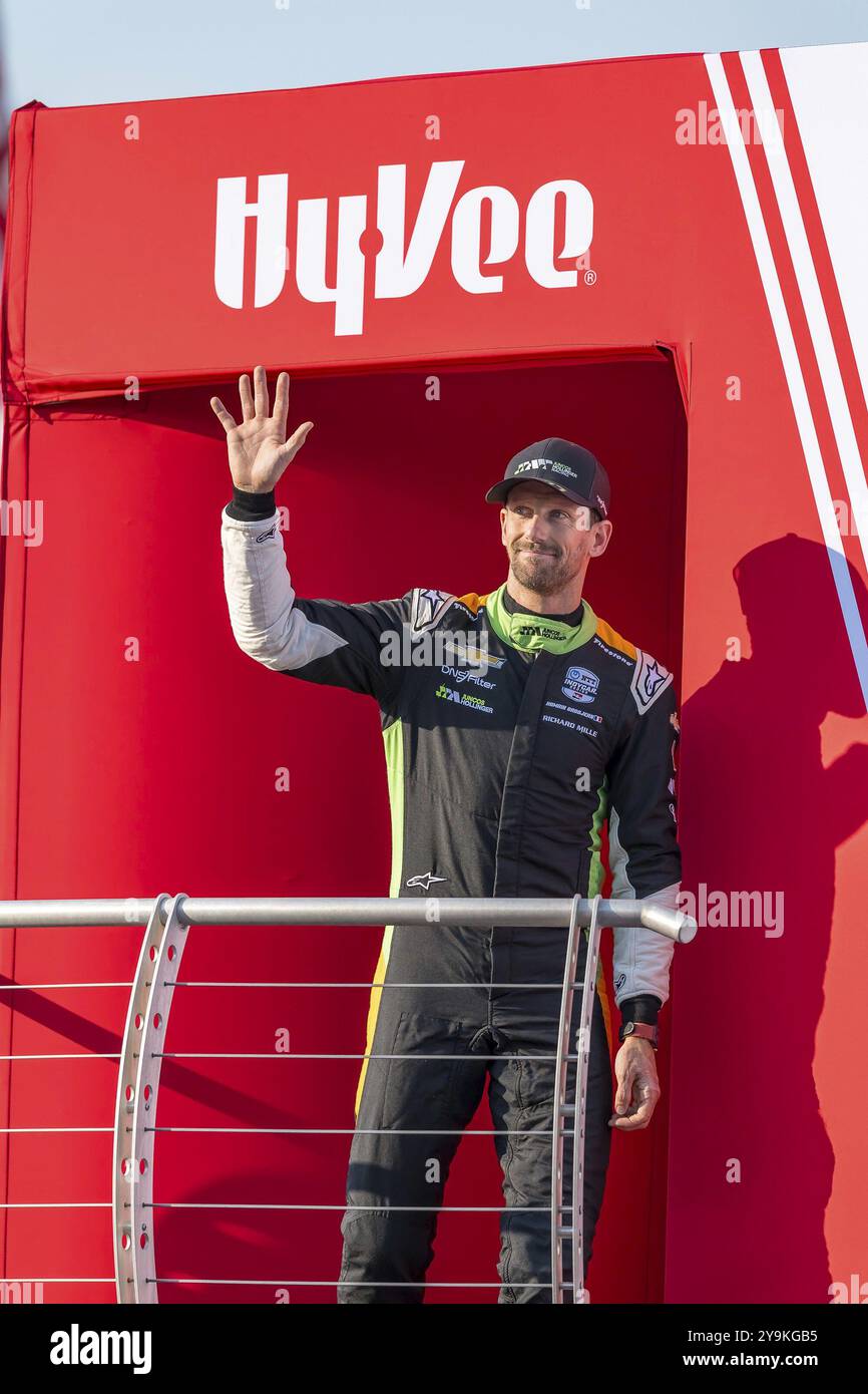 ROMAIN GROSJEAN (77) di Ginevra, Svizzera, viene presentato ai tifosi prima dell'Hy-Vee Homefront 250 all'Iowa Speedway di Newton, Iowa Foto Stock