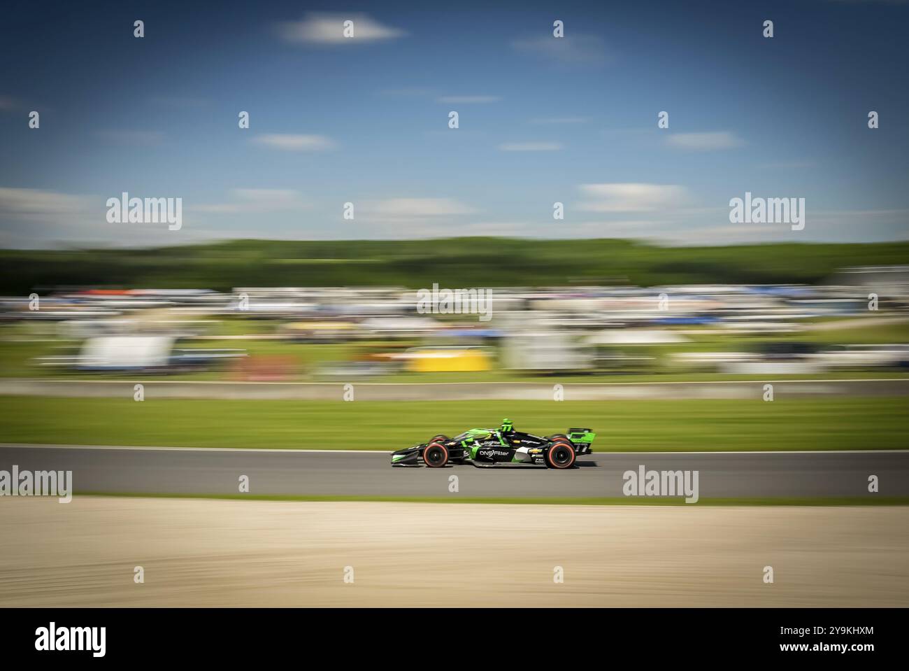 ROMAIN GROSJEAN (77) di Ginevra, Svizzera, pratica per l'XPEL Grand Prix a Road America a Elkhart Lake, WISCONSIN Foto Stock