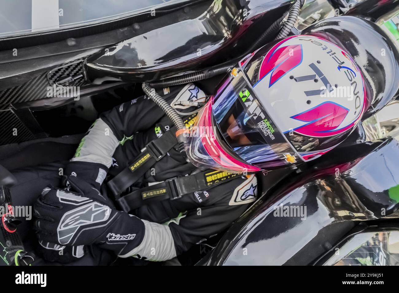 ROMAIN GROSJEAN (77) di Ginevra, Svizzera, si prepara ad allenarsi per il Gran Premio di Detroit sulle strade di Detroit, mi Foto Stock