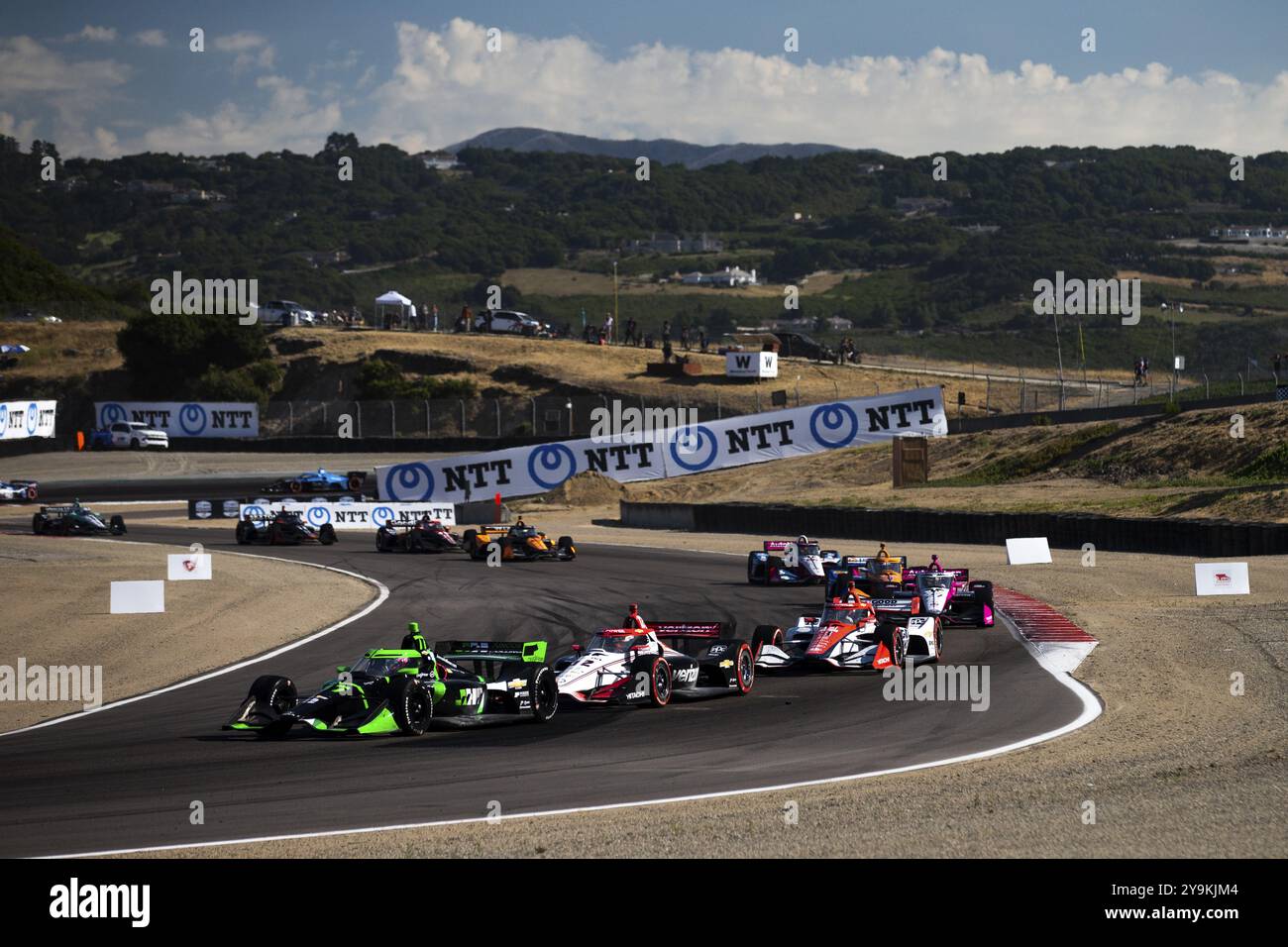 ROMAIN GROSJEAN (77) di Ginevra, Svizzera, guida in pista durante il Firestone Grand Prix di Monterey al WeatherTech Raceway Laguna Seca di sali Foto Stock