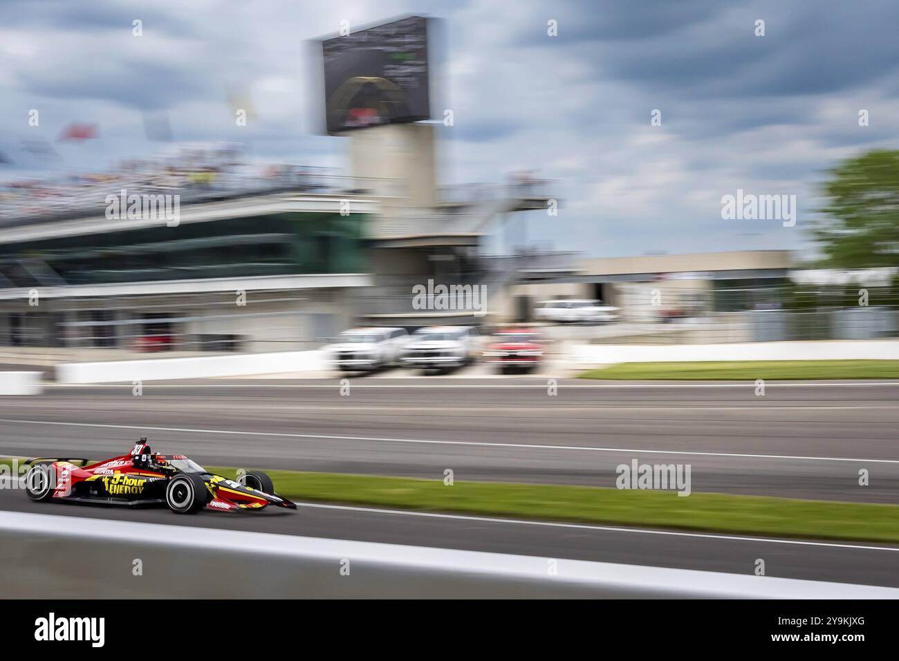 PIETRO FITTIPALDI (30) di Miami, Florida, pratica per la 108a corsa della 500 miglia di Indianapolis all'Indianapolis Motor Speedway di Speedway, IN Foto Stock