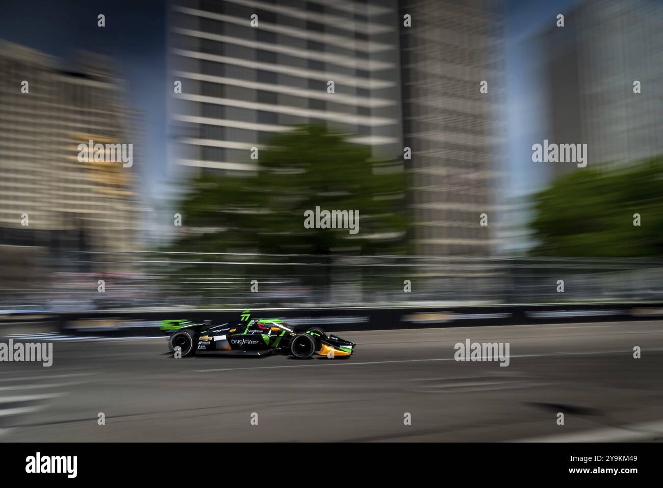 ROMAIN GROSJEAN (77) di Ginevra, Svizzera, viaggia attraverso la curva 3 per qualificarsi per il Gran Premio di Detroit sulle strade di Detroit, Michigan Foto Stock