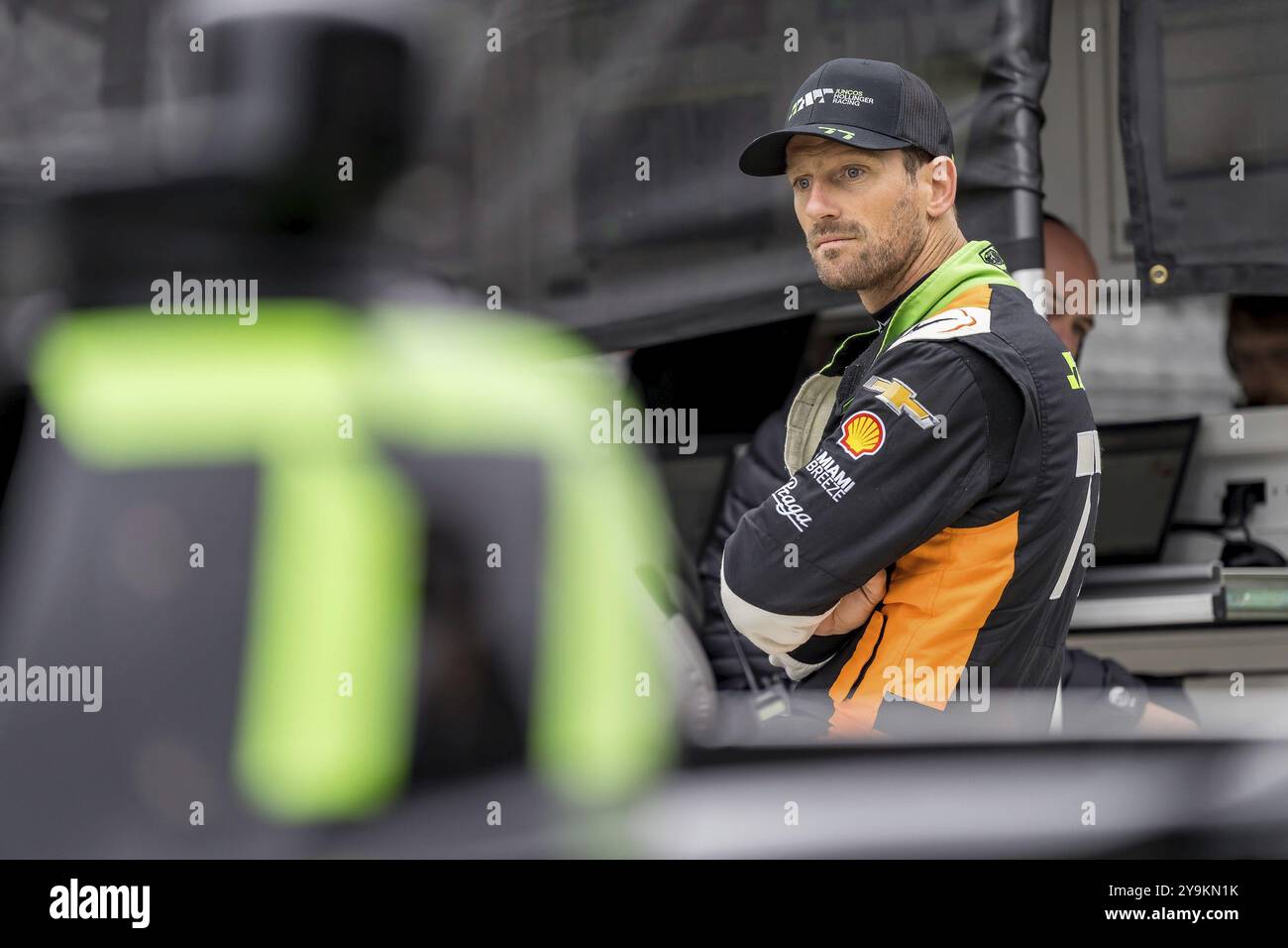 ROMAIN GROSJEAN (77) di Ginevra, Svizzera, si prepara alla 108a corsa della 500 miglia di Indianapolis sul circuito di Indianapolis, IN Foto Stock